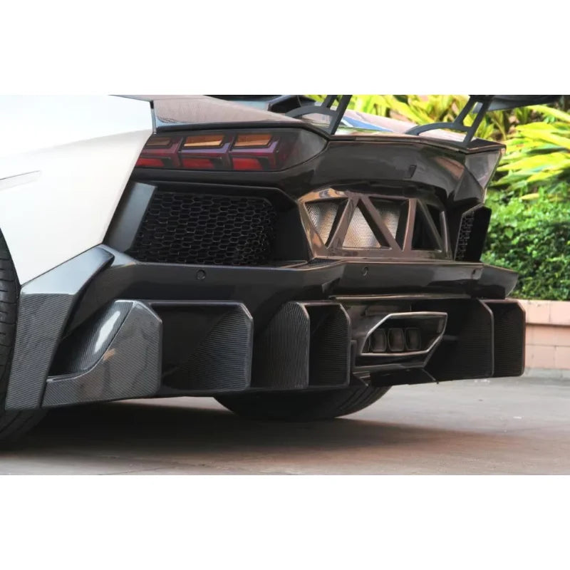 (NOT SOLD TO USA) Full Carbon Fiber DM Style Rear Bumper for Aventador LP700