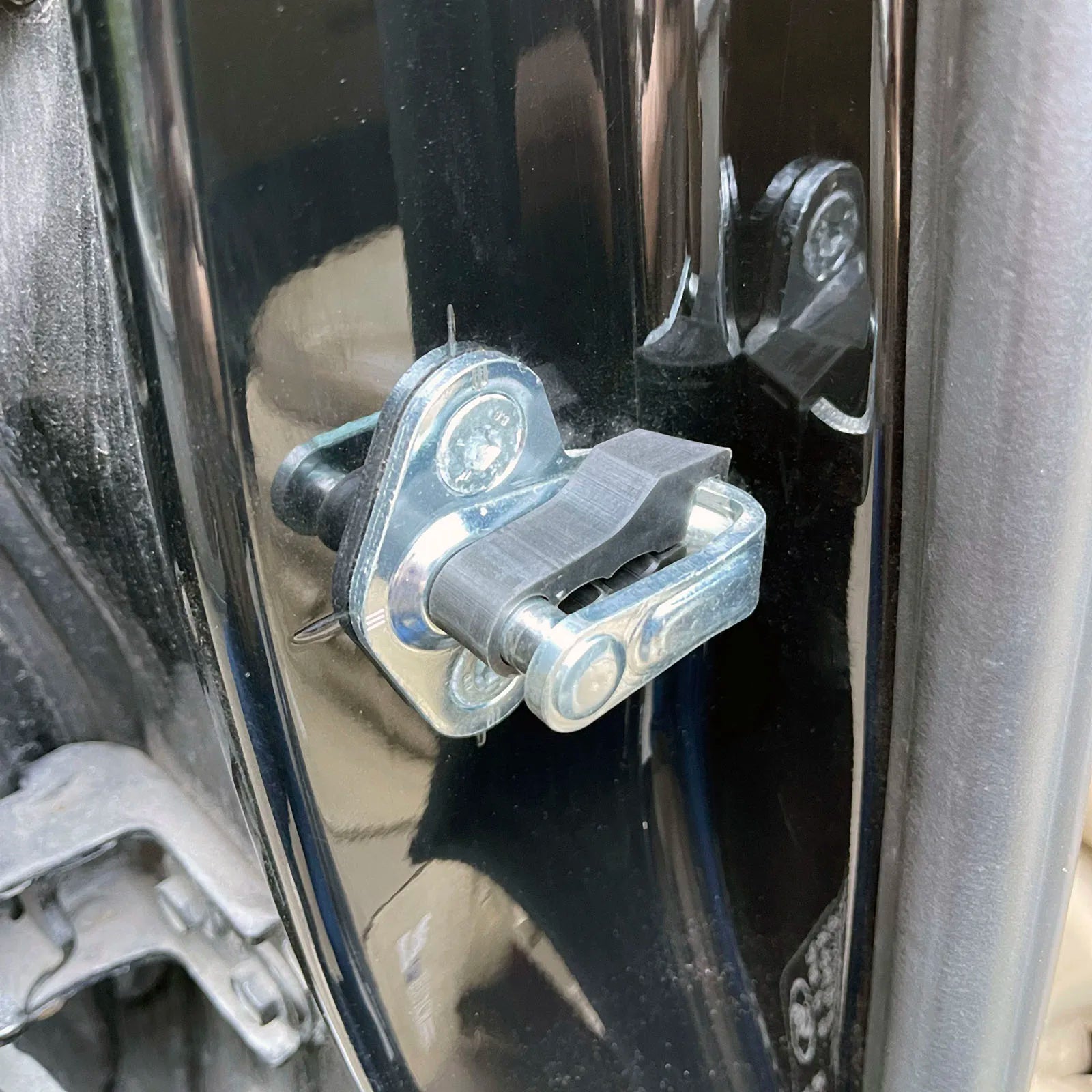 GMC Yukon/Chevrolet Tahoe 07–14 Door Lock Noise Damper – Car Accessories | MotorWorld Marketplace