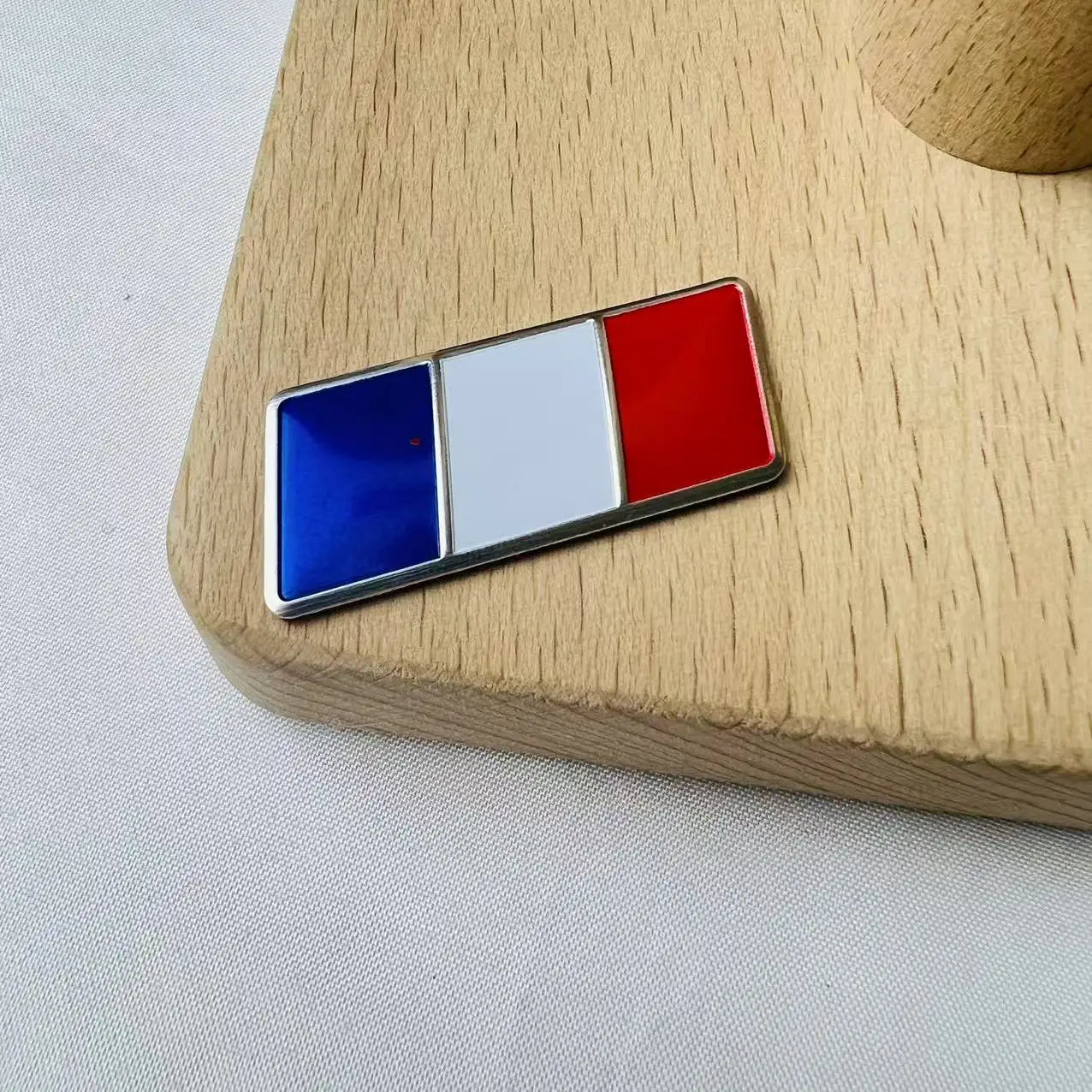 Alloy Flag Emblem Sticker for BMW Audi Toyota MG – Pro Decor faguo B-xiaolintie – Car Accessories | MotorWorld Marketplace