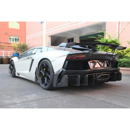 (NOT SOLD TO USA) Full Carbon Fiber DM Style Rear Bumper for Aventador LP700