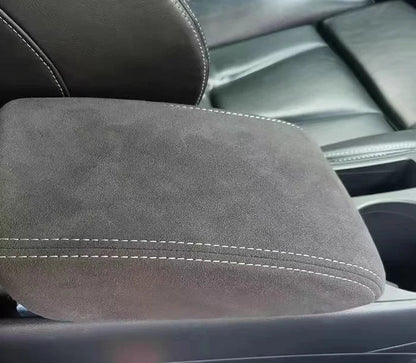 Premium Leather Suede Armrest Cover for Audi A3 A4 A5 A6 A7 Q5 Suede – Car Accessories | MotorWorld Marketplace