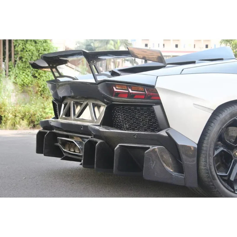 (NOT SOLD TO USA) Full Carbon Fiber DM Style Rear Bumper for Aventador LP700