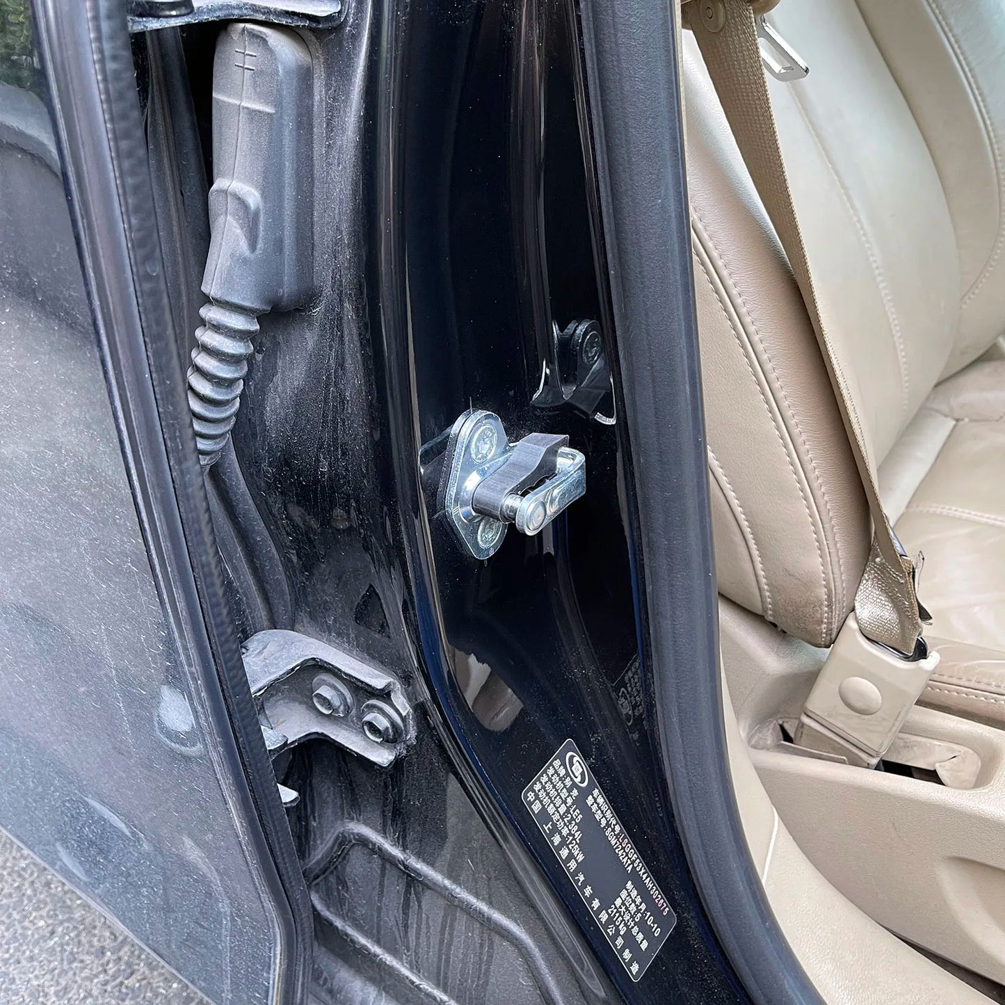 GMC Yukon/Chevrolet Tahoe 07–14 Door Lock Noise Damper – Car Accessories | MotorWorld Marketplace