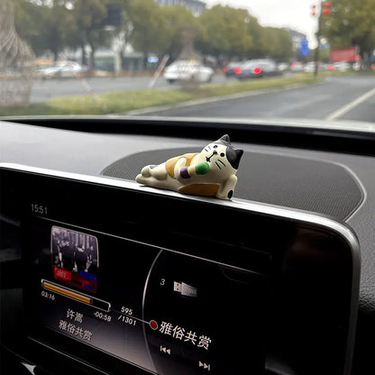 Resin Kitten Dashboard Ornament – Professional Car Interior Decor green – Car Accessories | MotorWorld Marketplace