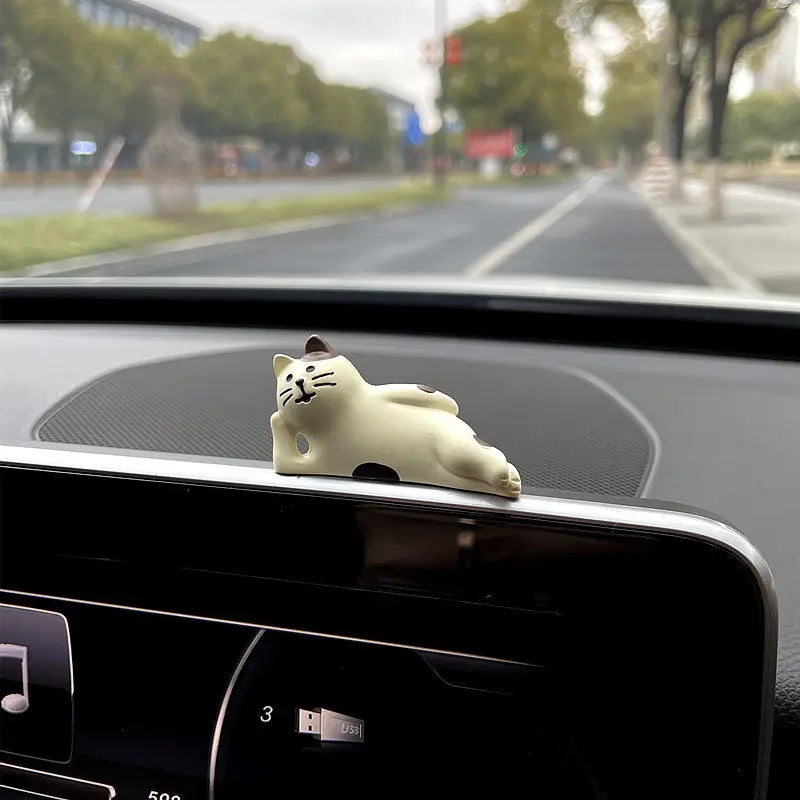 Resin Kitten Dashboard Ornament – Professional Car Interior Decor Blue – Car Accessories | MotorWorld Marketplace