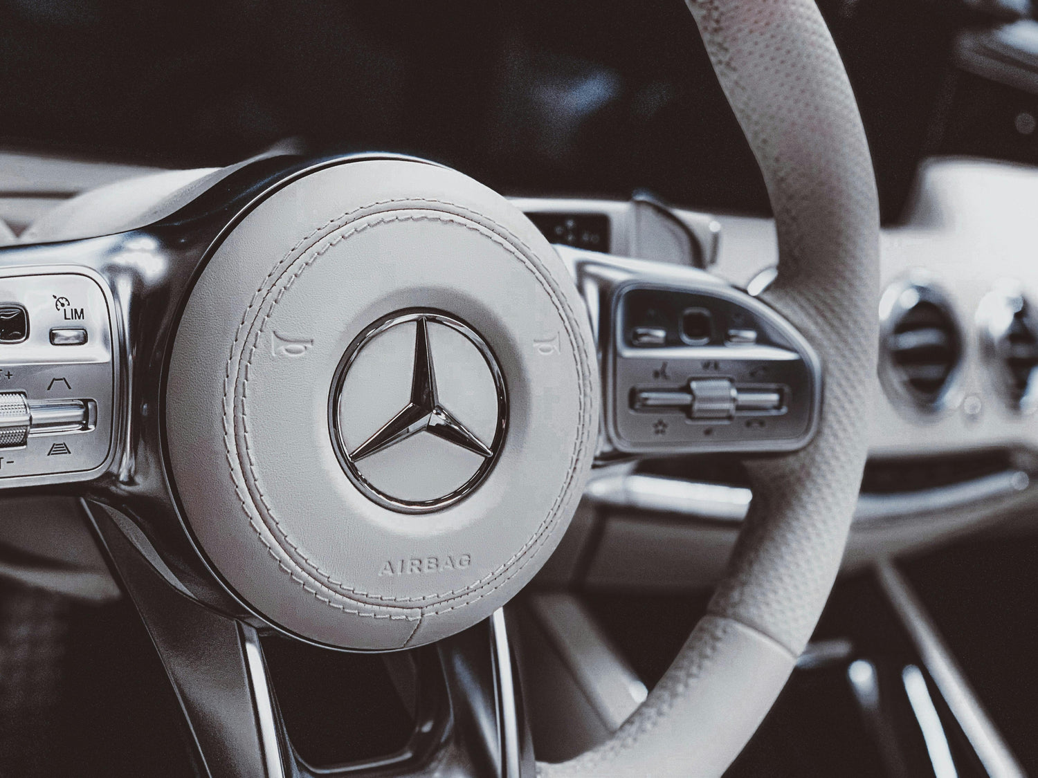 Premium 52mm/2.05in & 57mm/2.24in Steering Wheel Badge for Mercedes-Benz – Car Accessories | MotorWorld Marketplace